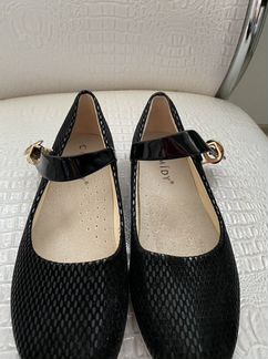 Туфли для девочки 34 размер новые