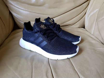 Кроссовки Adidas Swift RUN новые 39 и 40 р