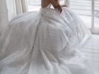 Брендовое свадебное платье со шлейфом