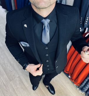 Костюмы мужские классический (бизнес) новый