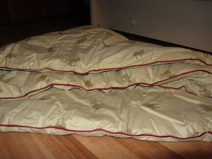 Одеяло новое с верблюжьей шерстью 110х140 см