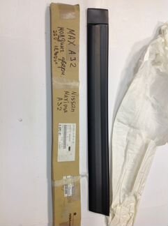 Молдинг двери задней левой Nissan Maxima