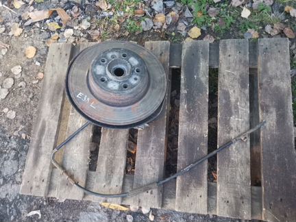 Кулак задний левый Bmw 735I E38 M62B35 1999