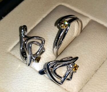 Комплект золотой с бриллиантами