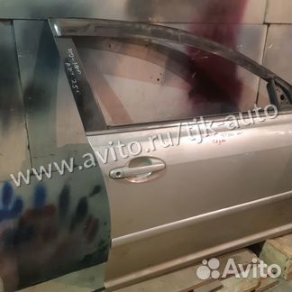 Передняя правая дверь Toyota Avensis 250/251 03-08