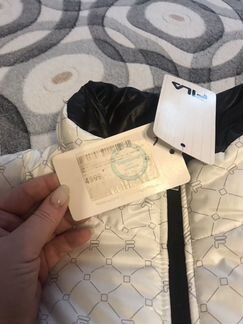 Продам куртку для девочки