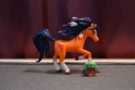 Игрушечная лошадка