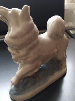 Фарфоровая статуэтка Лайка