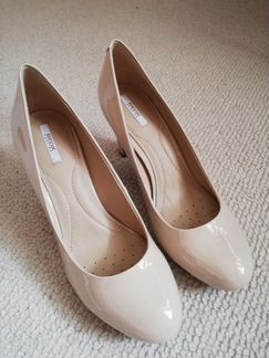 Новые лаковые туфли Geox 38 размер