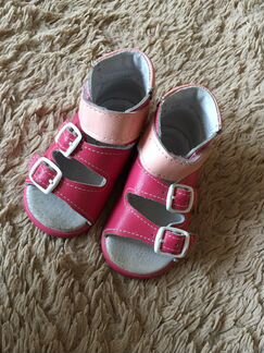 Босоножки на девочку