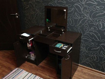 Туалетный столик