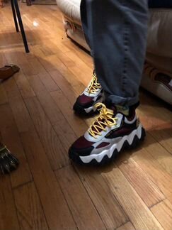 Кроссовки женские