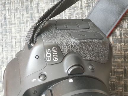 Зеркальный фотоаппарат