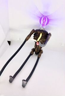 Лампоголовый монстр