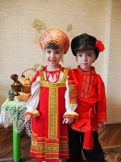 Прокат Русский народный костюм (сарафан, кокошник)