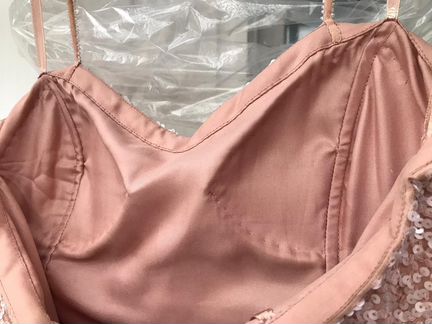 Блестящее нарядное платье