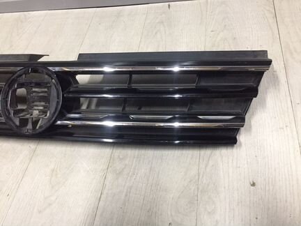 Решетка радиатора Volkswagen Tiguan
