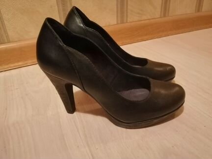 Туфли черные Marco Tozzi на каблуках 10 см