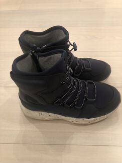 Высокие кроссовки Zara. 35 размер