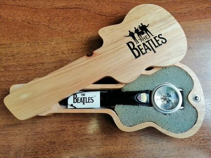 Часы Aplle 96г. выпуска, в честь The Beatles новые