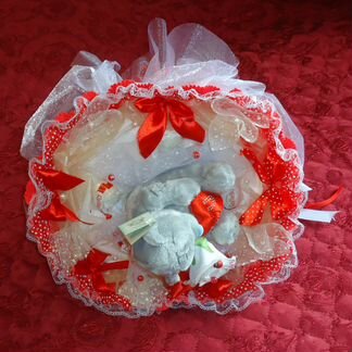 Букет с конфетами рафаэлло и мишкой Тедди