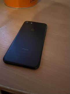 Телефон iPhone 7