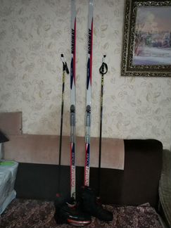 Лыжи, ботинки, палки