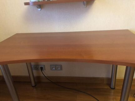 Письменный стол