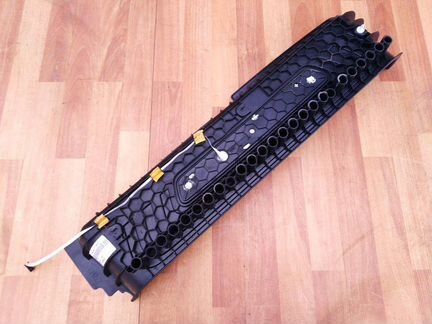 Накладка порога передней двери Mercedes W447