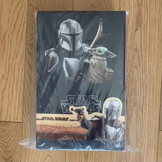 Hot Toys 1/6 Mandalorian and the child