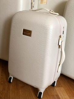 Дорожные чемоданы