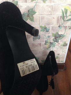 Новые Полусапожки черные замшевые на каблуках