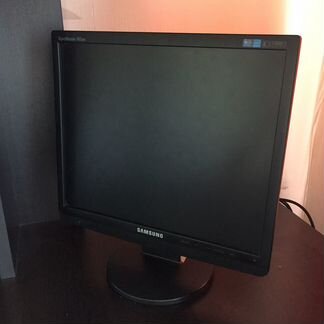 Монитор Samsung