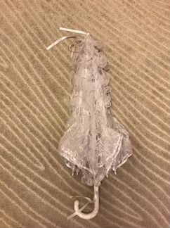 Свадебный зонт (белый кружевной)