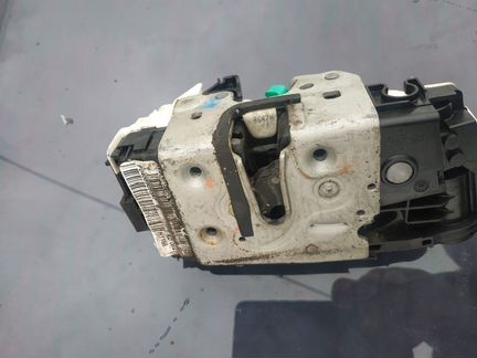 Замок передней левой двери Dodge Caliber