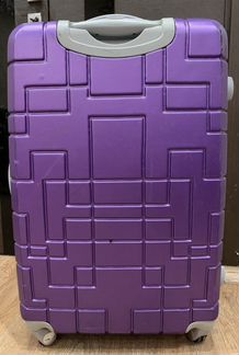 Чемодан на колесах пластиковый Laguna