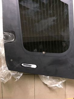 Стекло крышки багажника Chevrolet Tahoe GMT 900