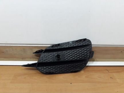 Решетка в бампер левая Mercedes W213 AMG