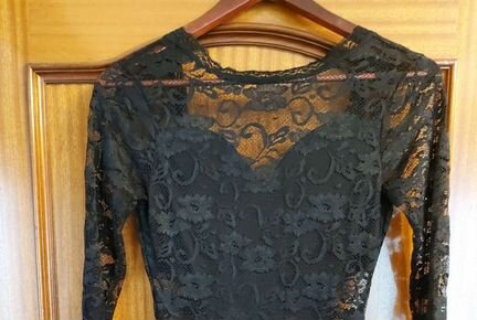 Платье нарядное 44 размер