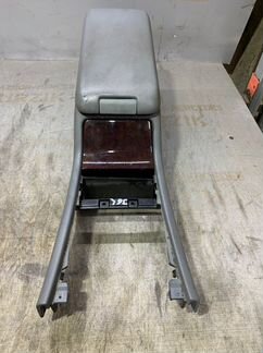 Подлокотник Mercedes E-Class W210 111.957 2.0L