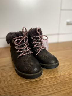 Ботинка на девочку 29