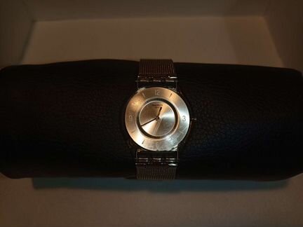 Часы женские Swatch Metal Knit (SFM118M)