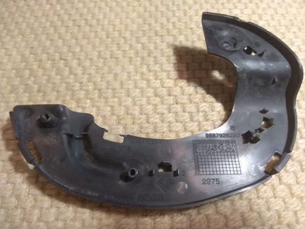 Накладка петли откидного борта Peugeot 3008