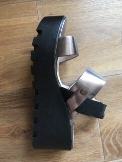 Открытые туфли Betsy