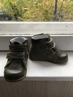 Детские ботинки