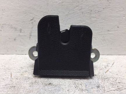 Замок багажника задний Volkswagen Tiguan 2.0 tfsi