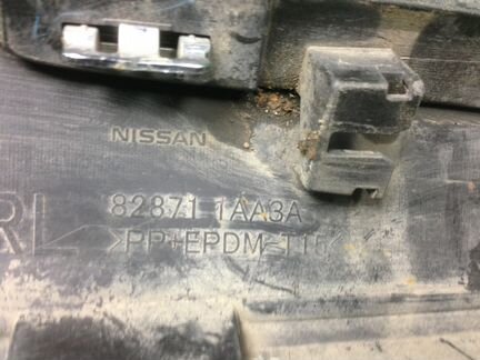 Молдинг двери задняя левая Nissan Murano Z51 08-15