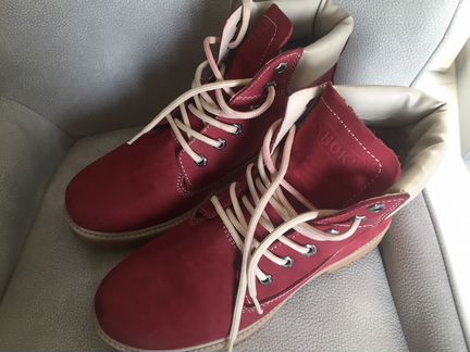 Женские ботинки