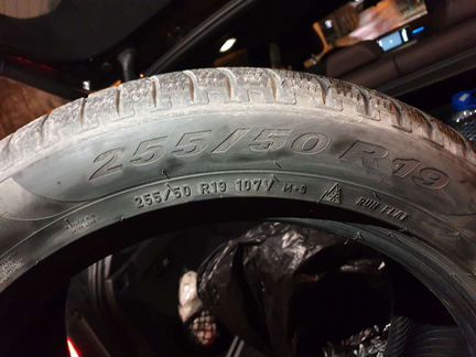 255/50 r19 107v pirelli winter scorpion runflat