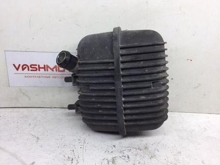 Резонатор воздушного фильтра Audi A4 2.0 tfsi